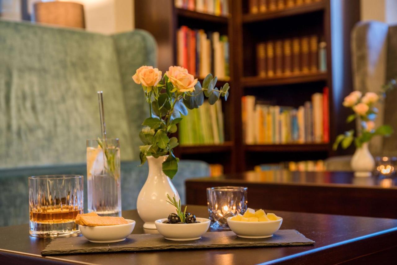 Logis Hotel Quartier 5, Saechsische Schweiz, Mit Restaurant, Cafe & Bar 卡劳特格瑞斯赫 外观 照片