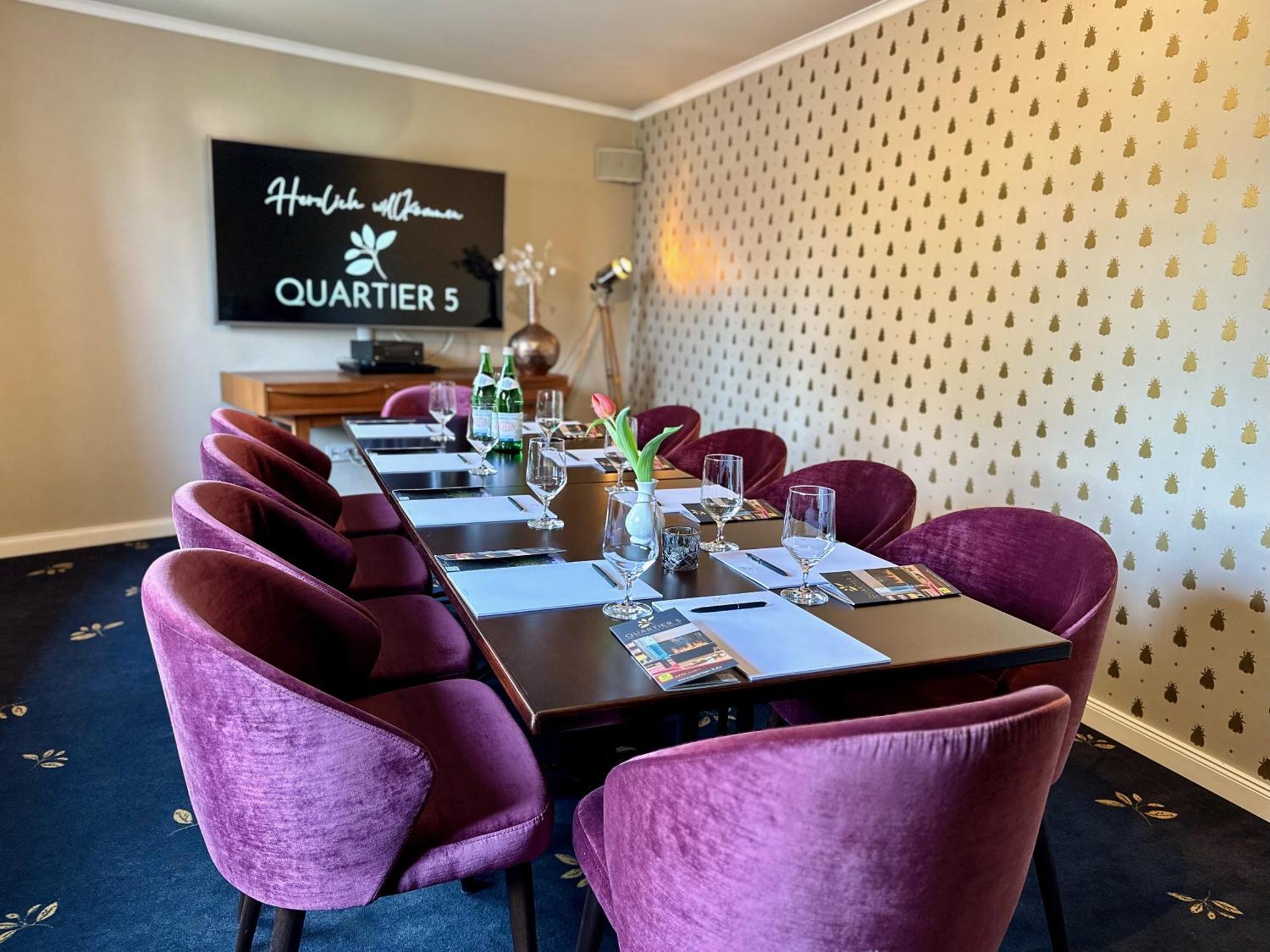 Logis Hotel Quartier 5, Saechsische Schweiz, Mit Restaurant, Cafe & Bar 卡劳特格瑞斯赫 外观 照片